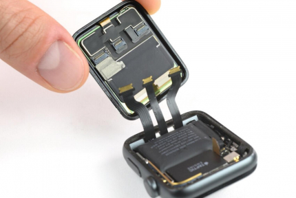 Заміна дисплейного екрану Apple Watch Series 3