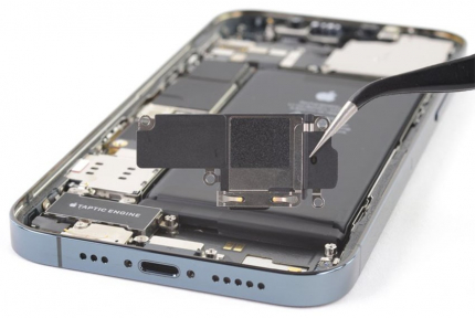 Заміна поліфонічного (нижнього) динаміка iPhone 13 Pro Max