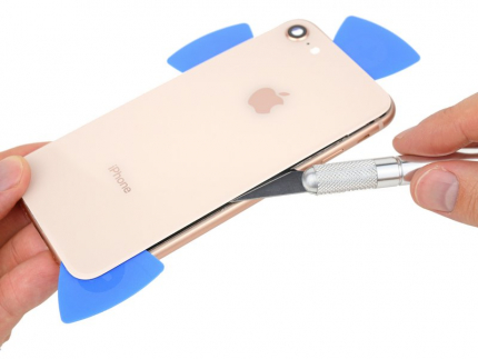 Переклейка заднього скла (корпусу) iPhone SE (2020)
